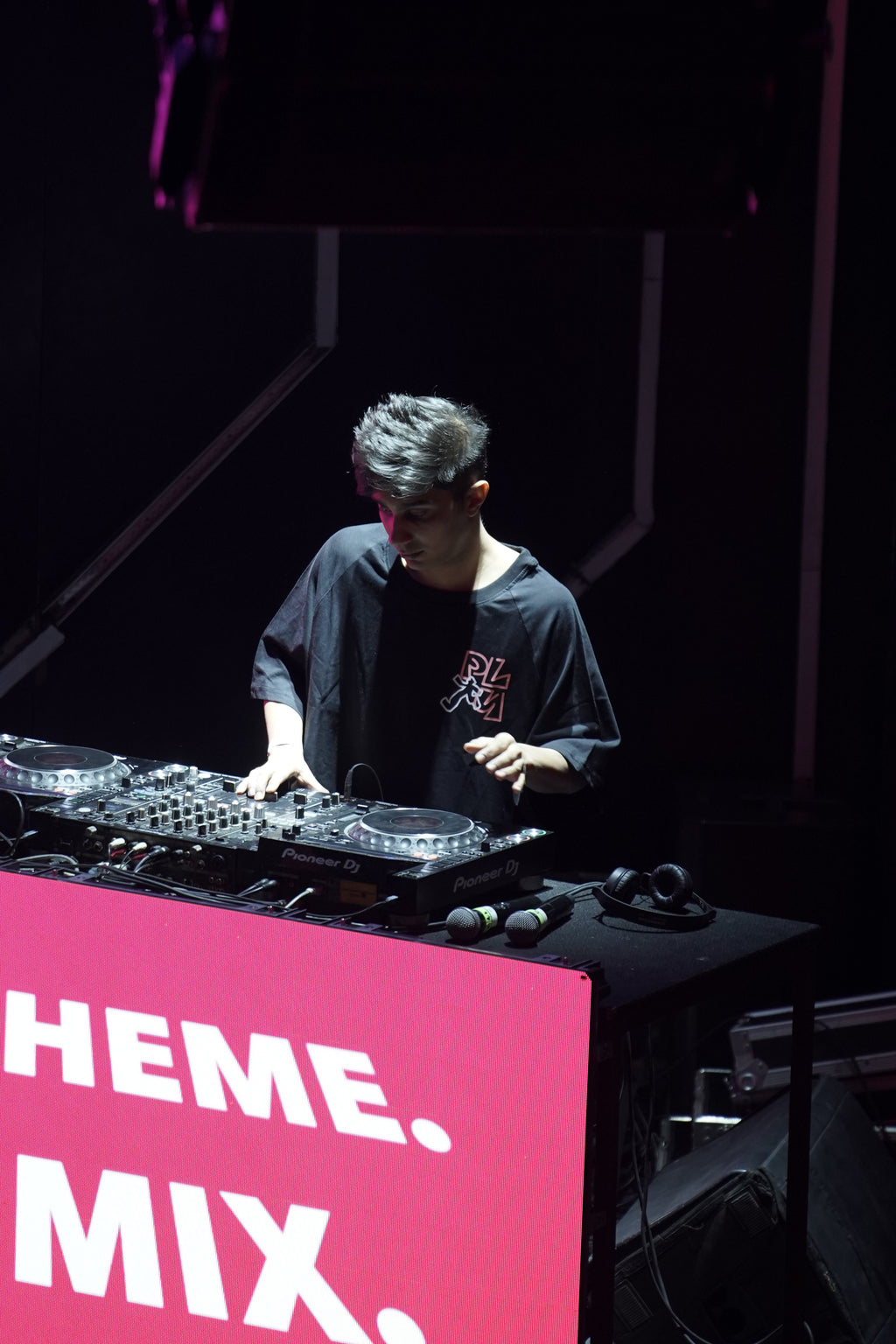 Play Oversized Gym T‑Shirt – Breathable Lift-Ready Tee for Calisthenics, Parkour & Heavy Lifts.